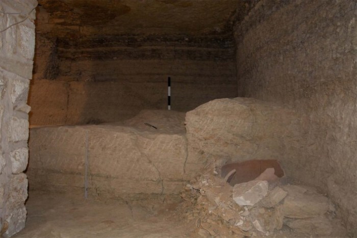 Biomolecular analyses enable new insights into ancient egyptian embalming